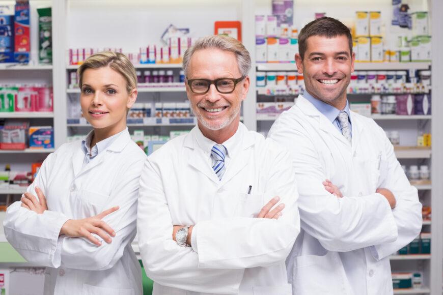 image of 3 pharmacists who work for thechcgdiet.ca